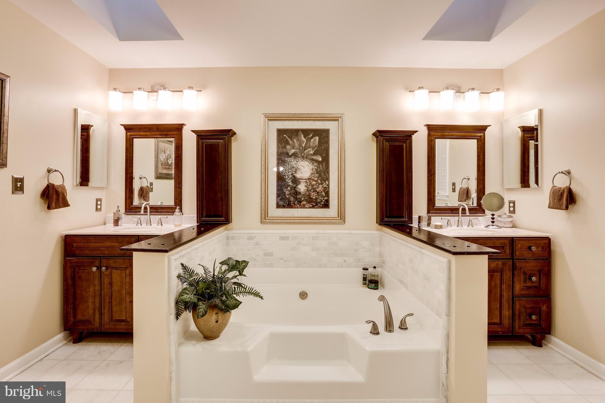 VILLAGE OF HICKORY RIDGE - Residential