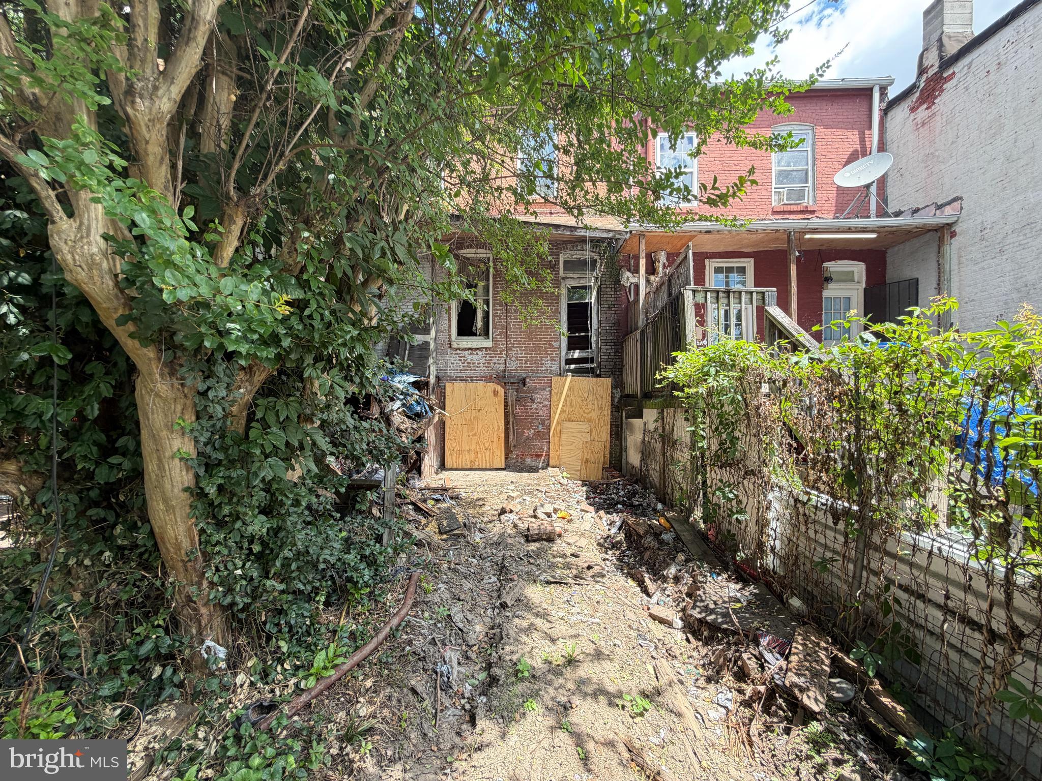 1607 ELMTREE STREET