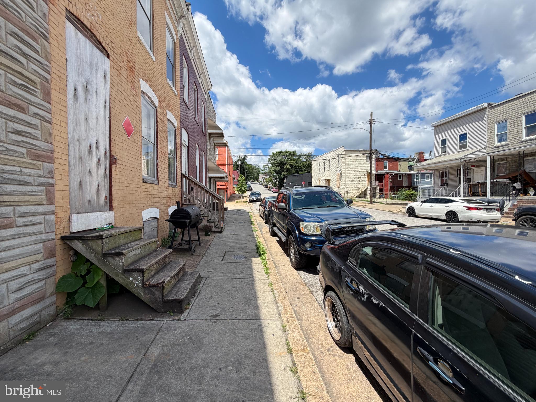 1607 ELMTREE STREET