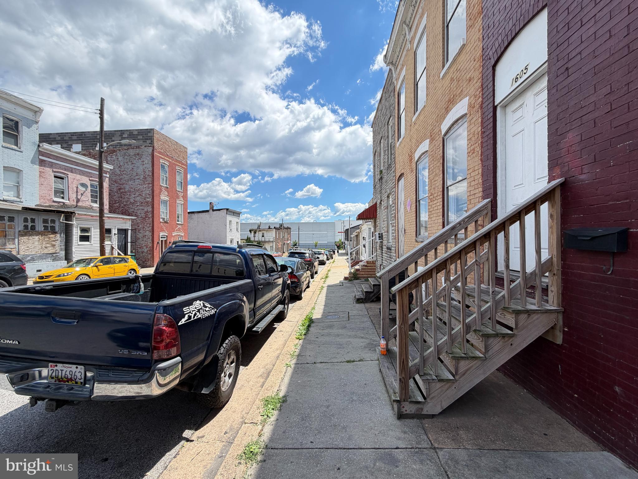 1607 ELMTREE STREET