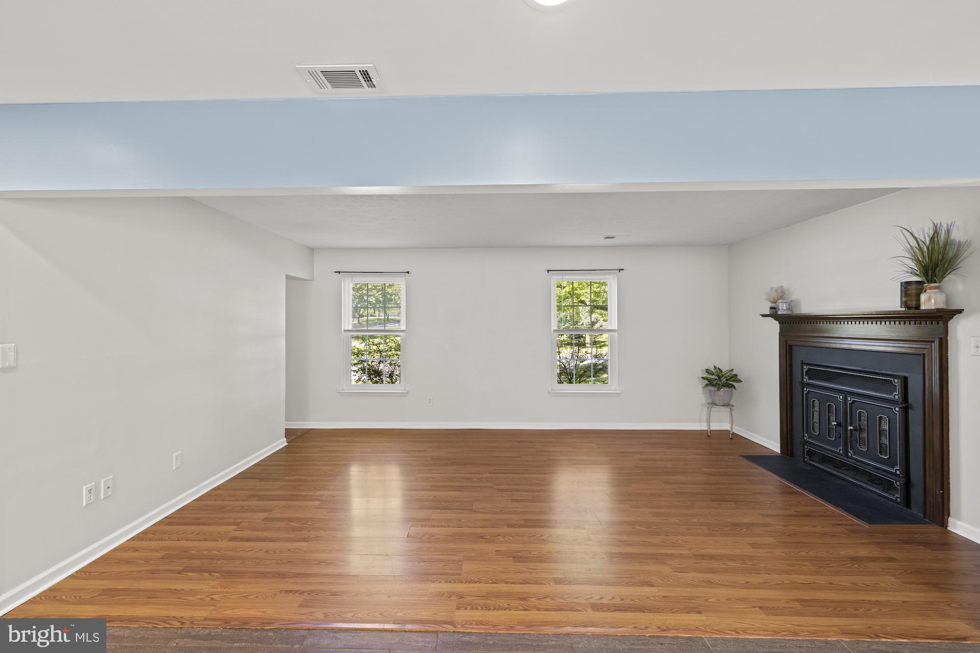 RIDGEFIELD - Residential