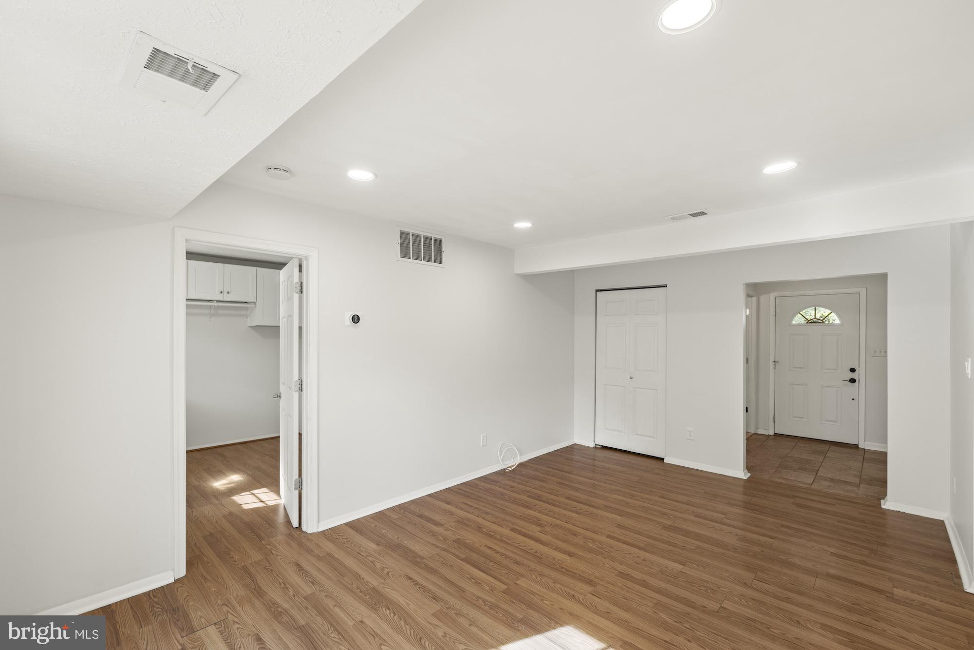 RIDGEFIELD - Residential