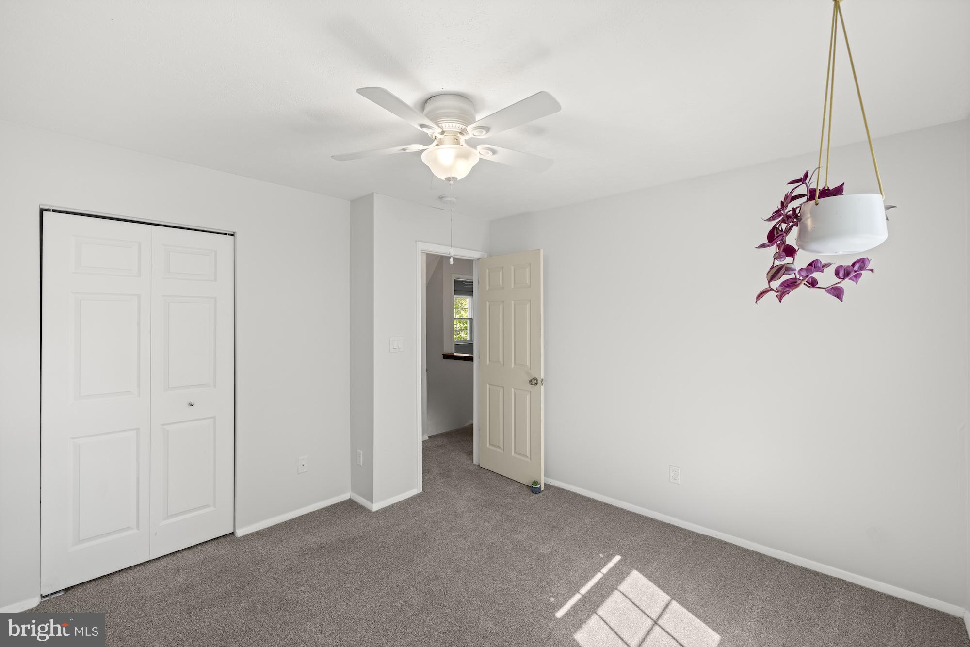 RIDGEFIELD - Residential