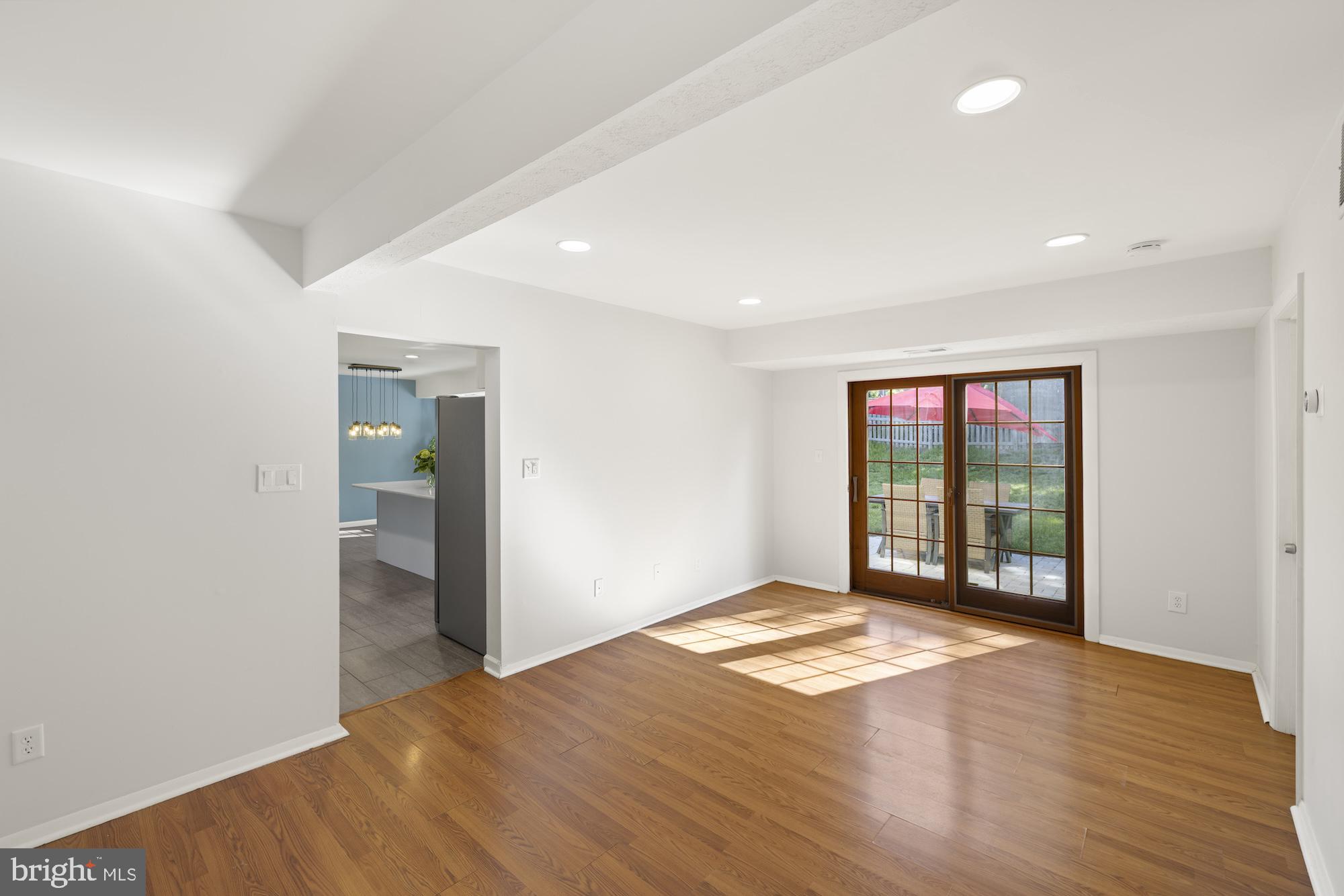 RIDGEFIELD - Residential