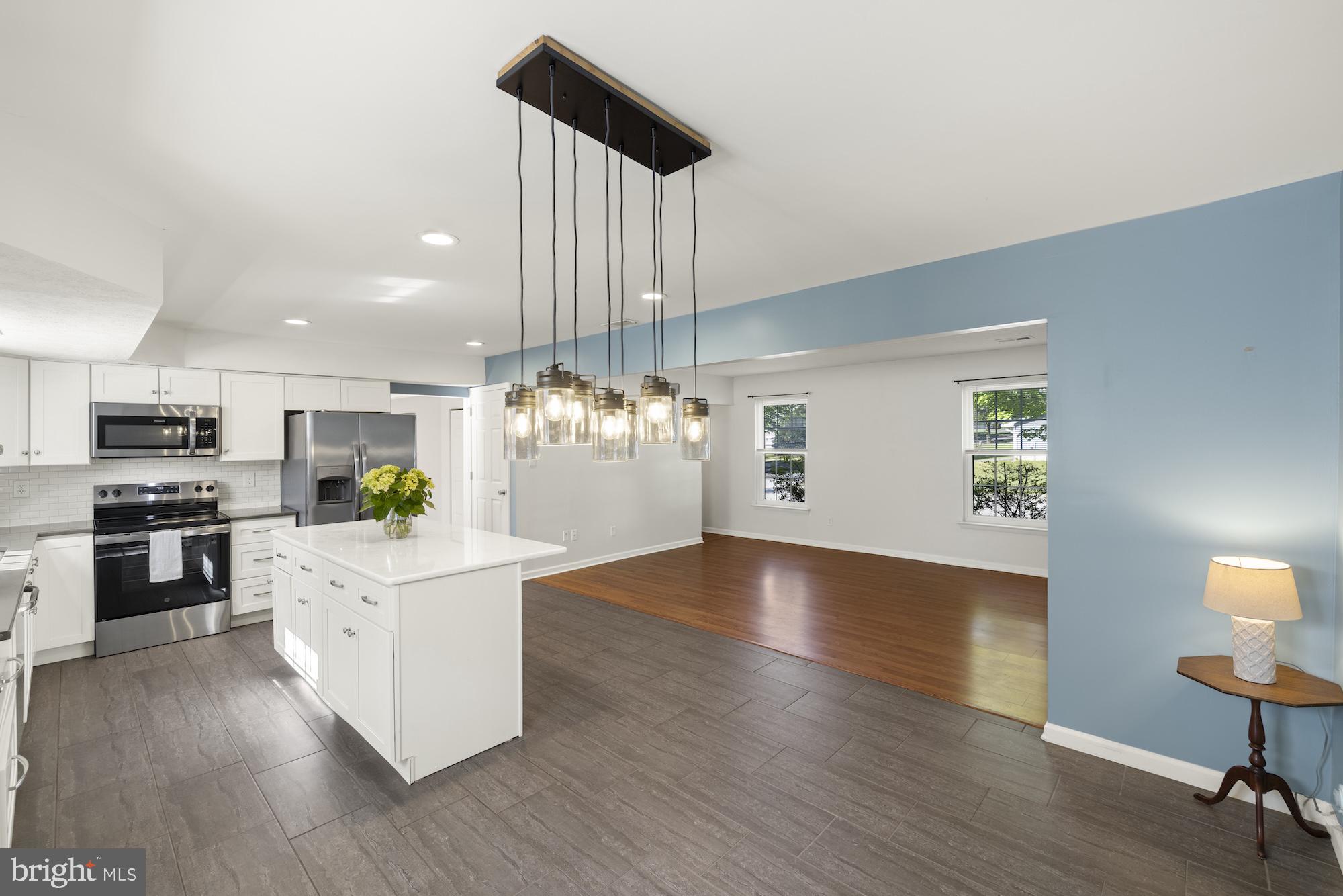 RIDGEFIELD - Residential