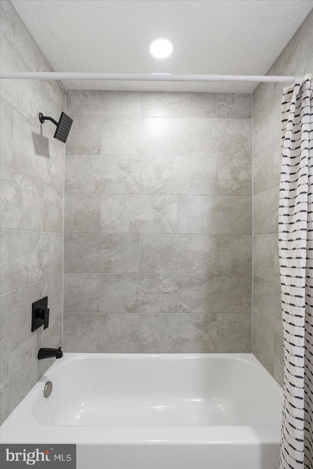 LAWNWOOD - Residential