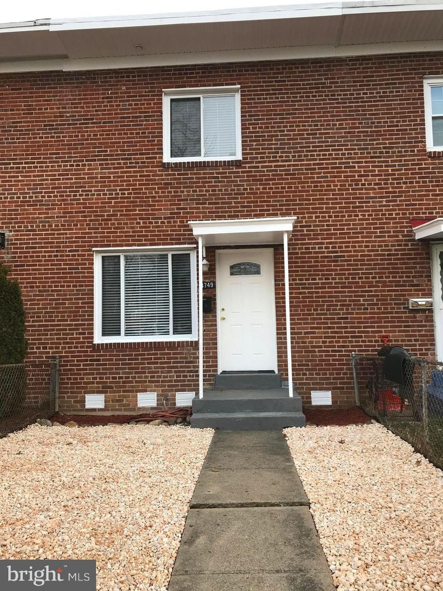 Renovated 3 bed/2 bath Hume Springs townhouse! Conveniently located near "The Avenue" and Potomac Yard. Main level with hardwoods, full bath, updated kitchen with new stainless appliances. Great utility/laundry room and rear door to back patio - low maintenance yard space!  Upper level features three bedrooms  and full bath with herringbone carrara and new subway tile. Available now!