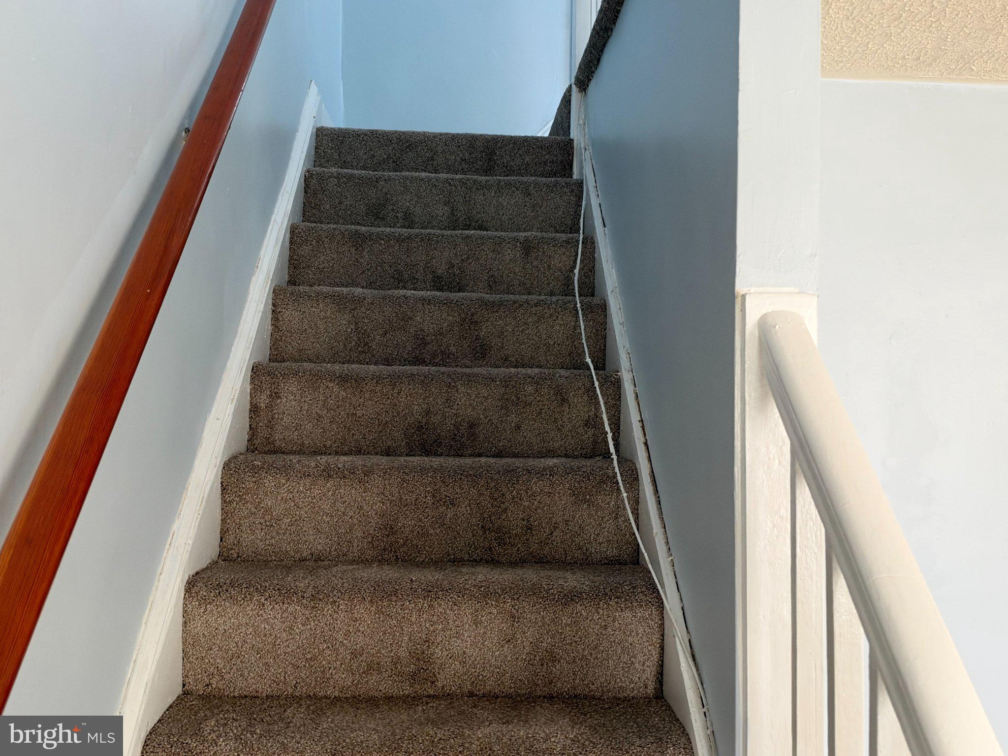 216 W EDGEVALE ROAD