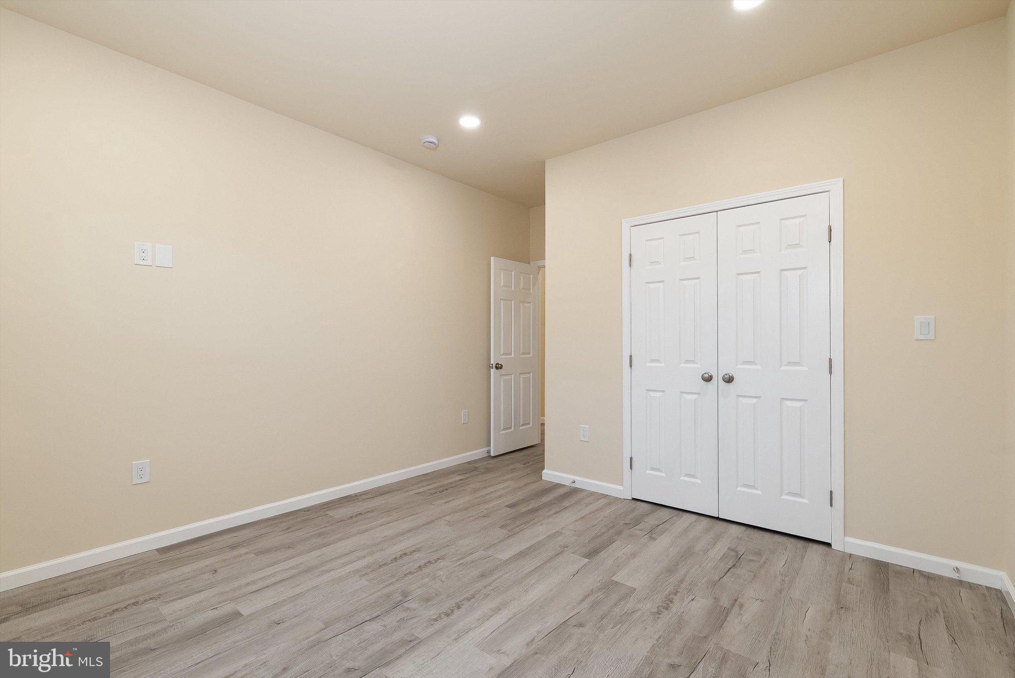 EDINBURG SQUARE - Residential