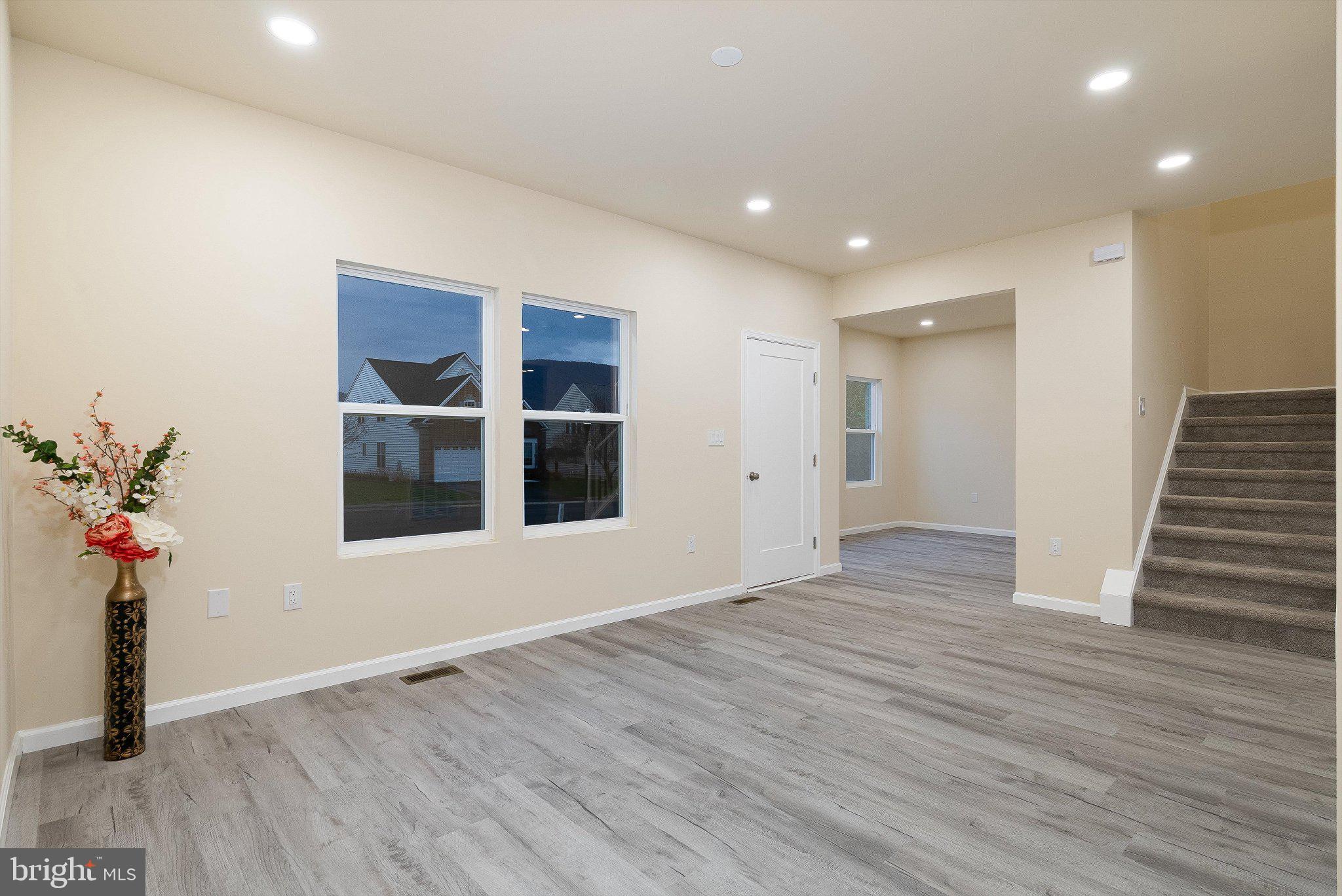 EDINBURG SQUARE - Residential