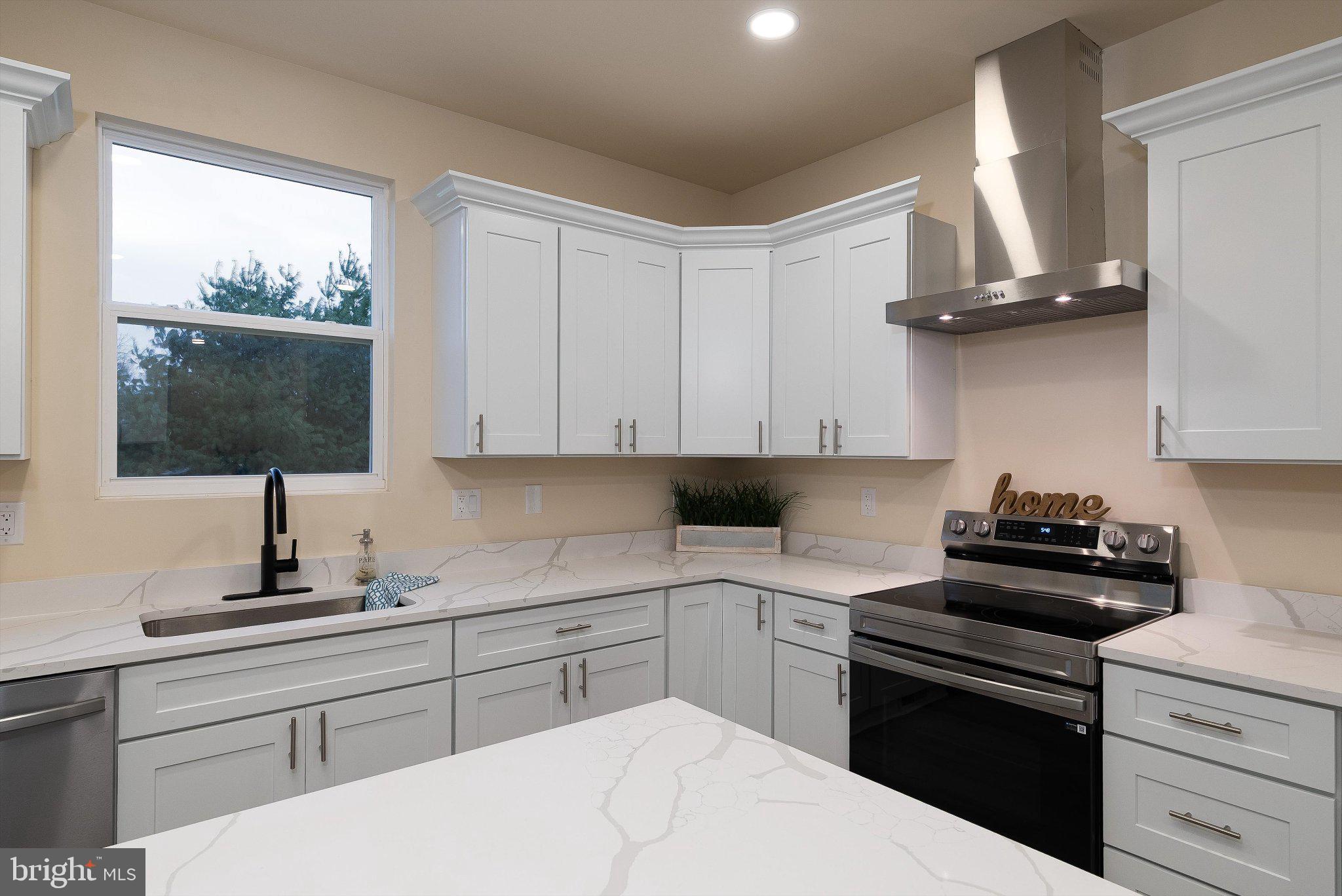 EDINBURG SQUARE - Residential