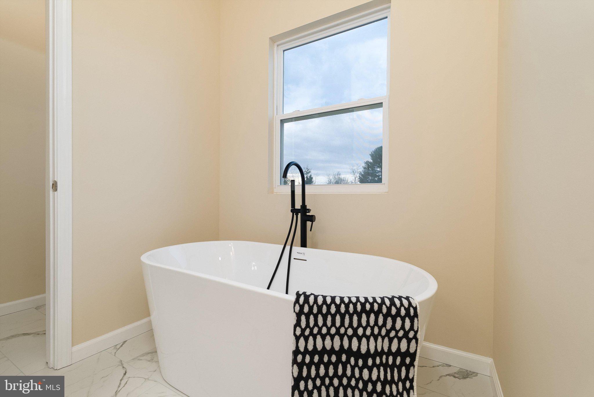 EDINBURG SQUARE - Residential