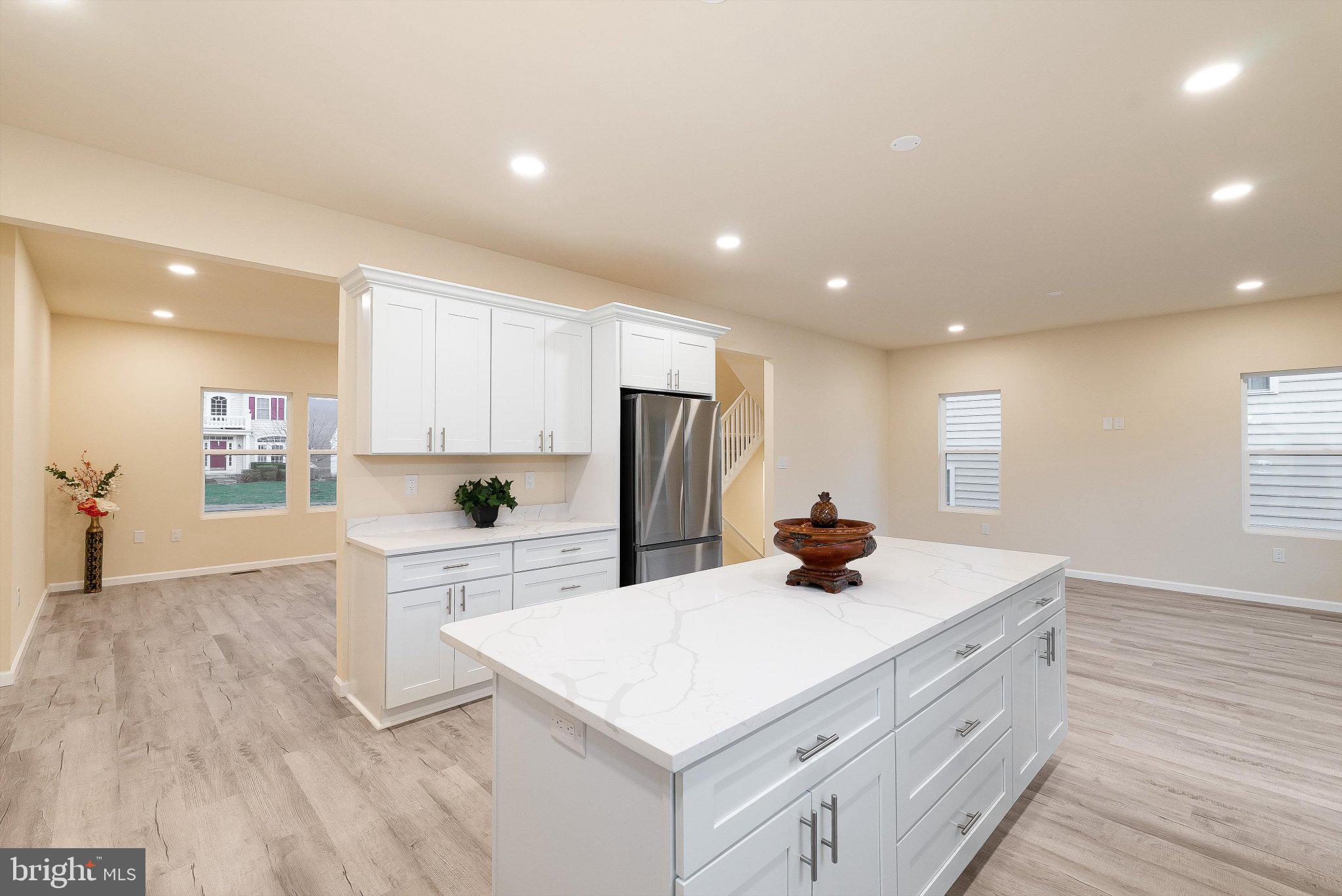 EDINBURG SQUARE - Residential