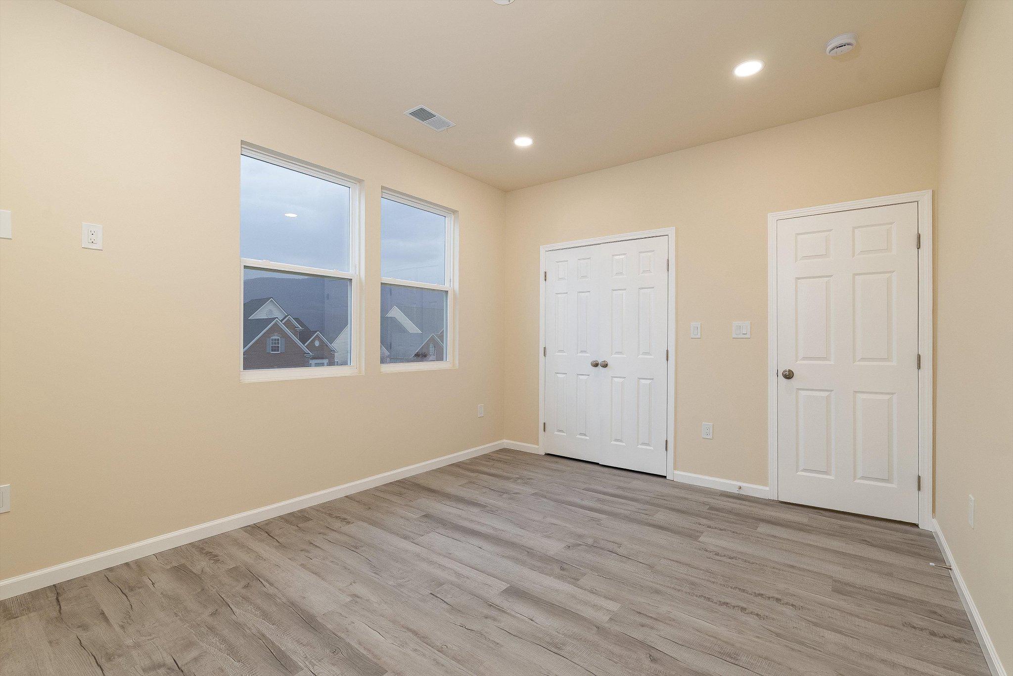 EDINBURG SQUARE - Residential