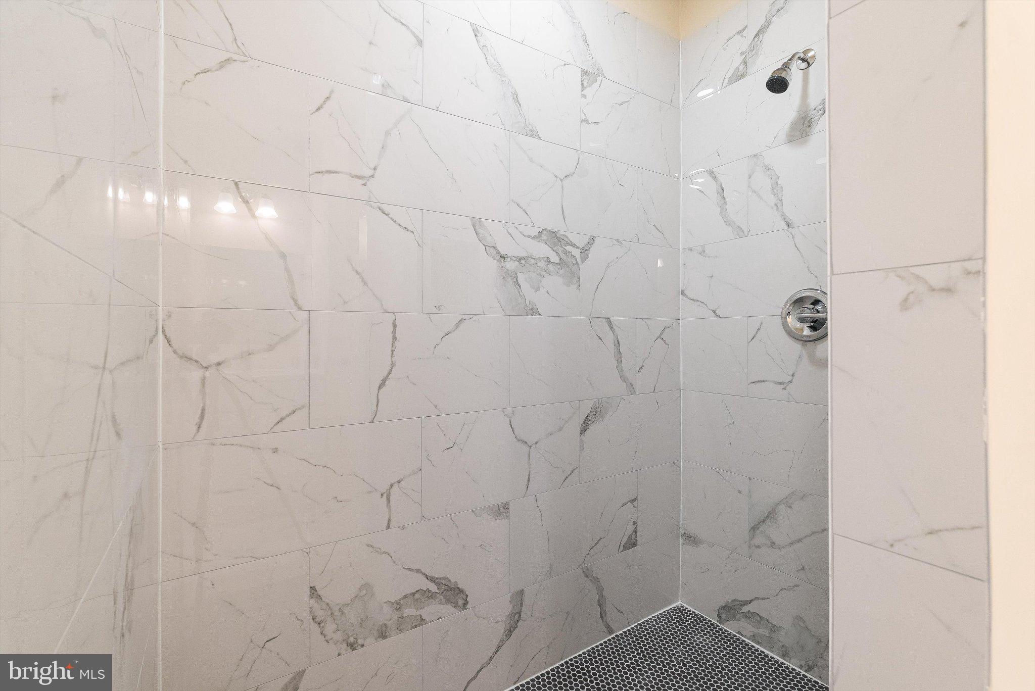 EDINBURG SQUARE - Residential