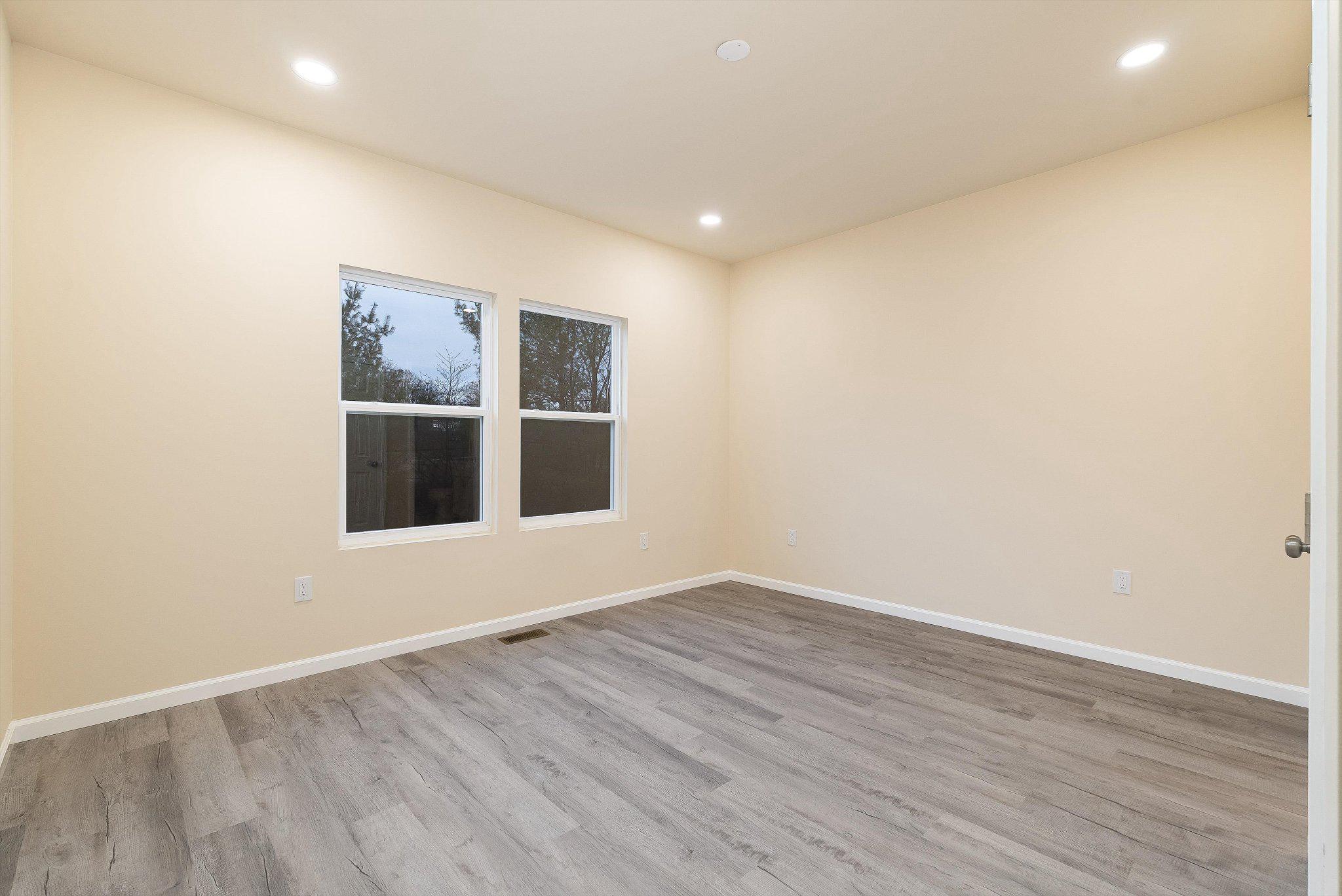 EDINBURG SQUARE - Residential