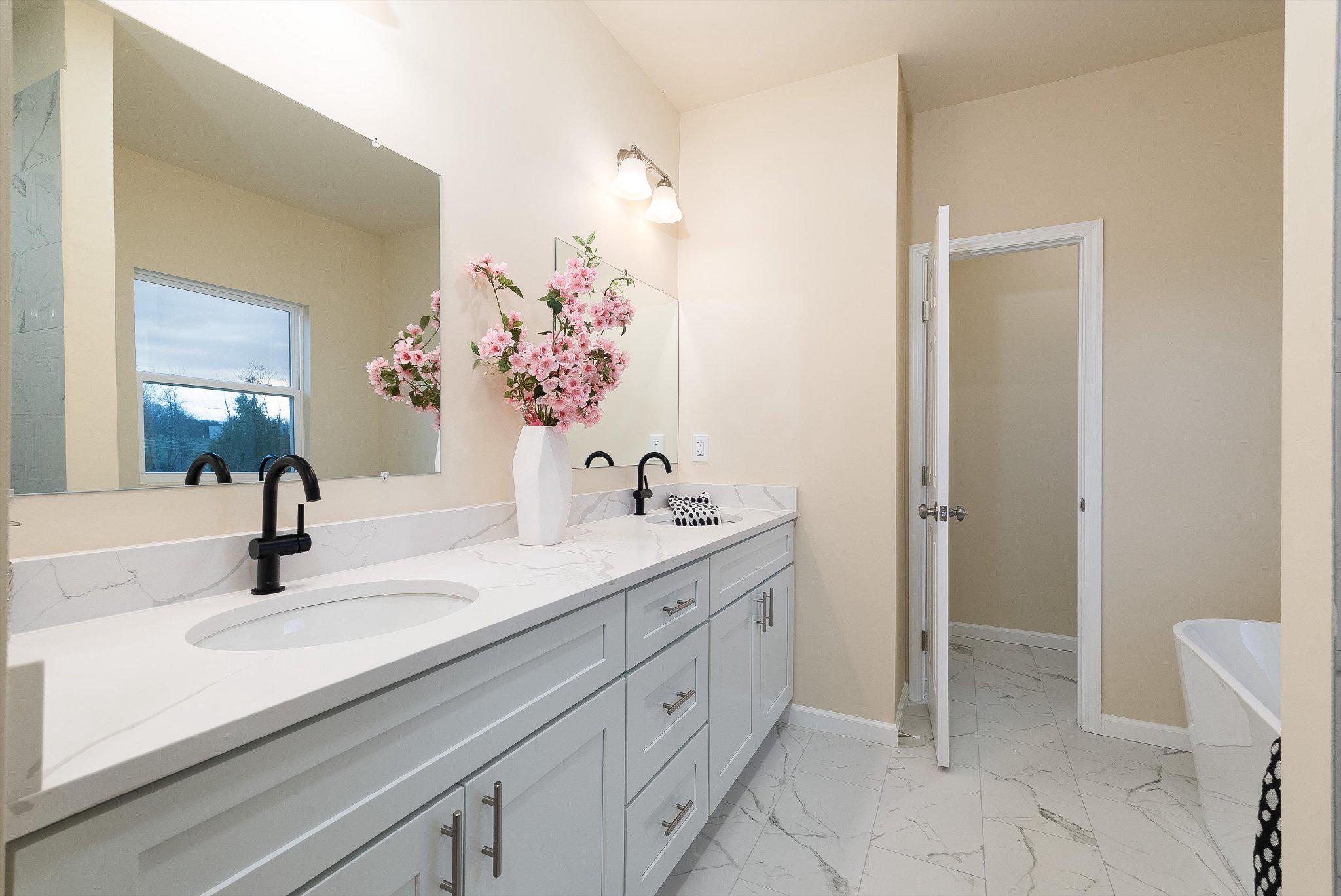 EDINBURG SQUARE - Residential