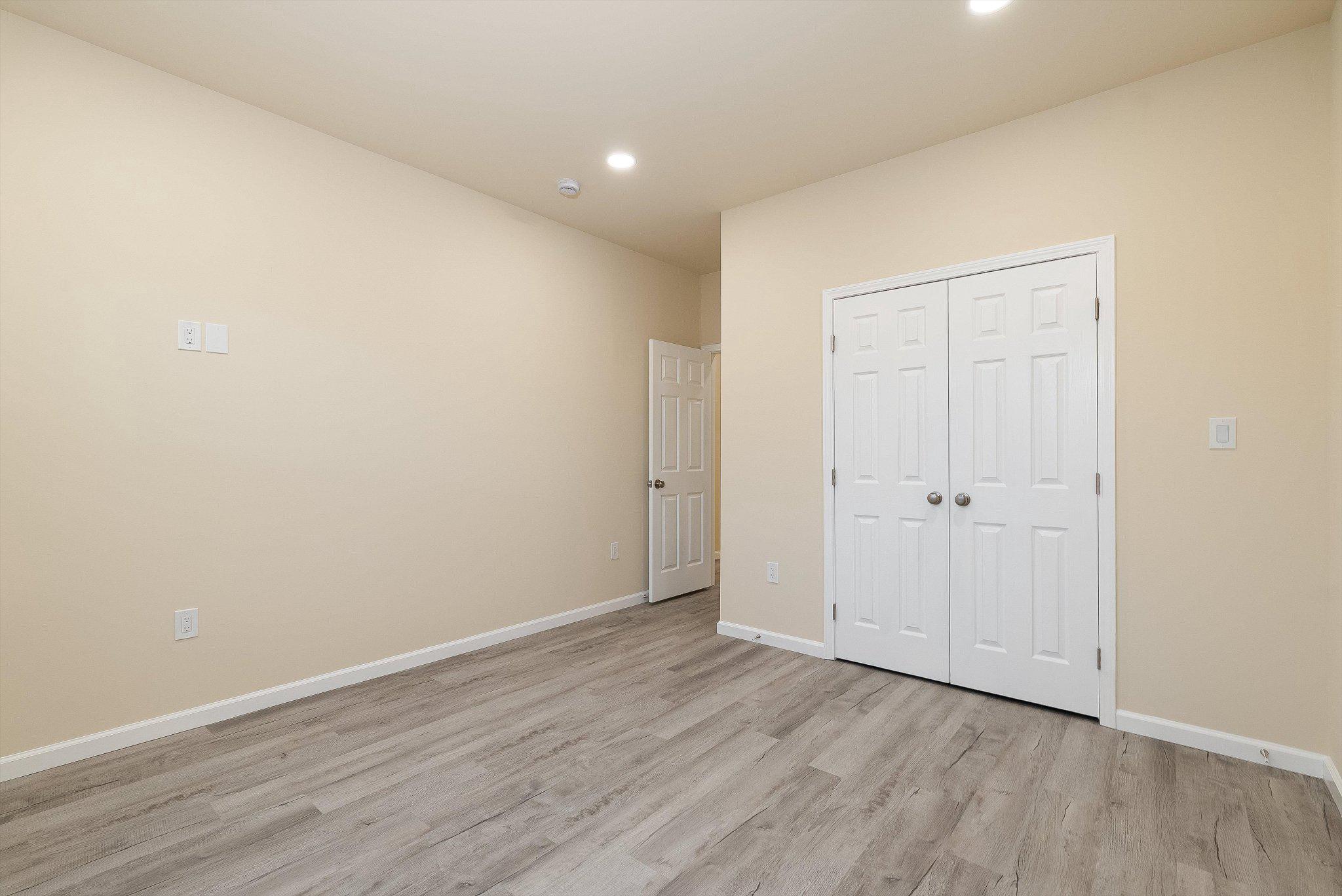 EDINBURG SQUARE - Residential