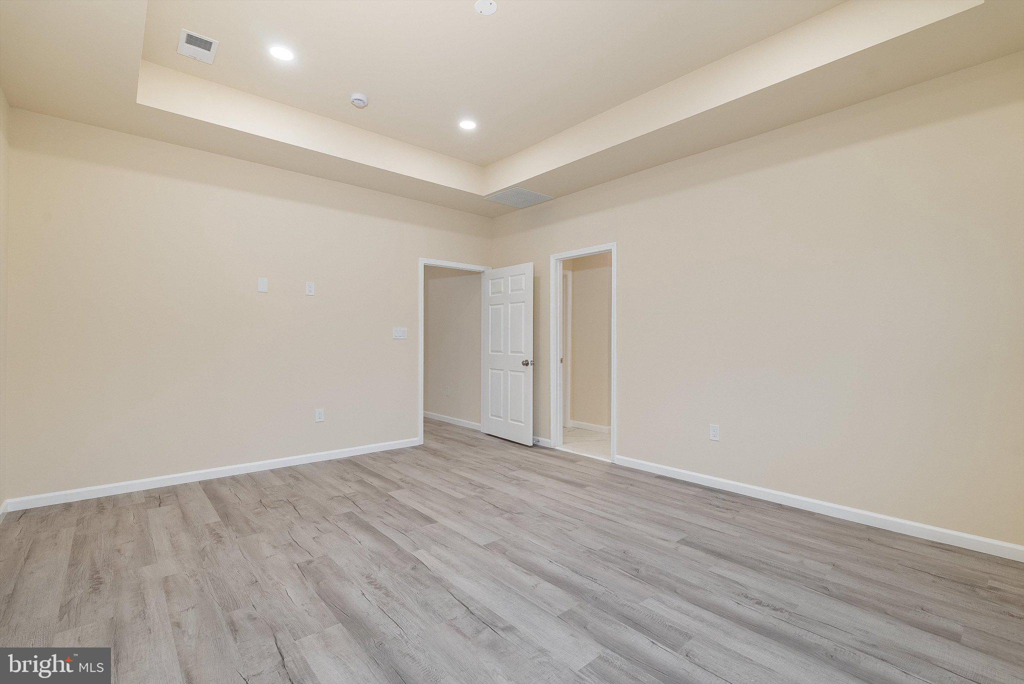 EDINBURG SQUARE - Residential