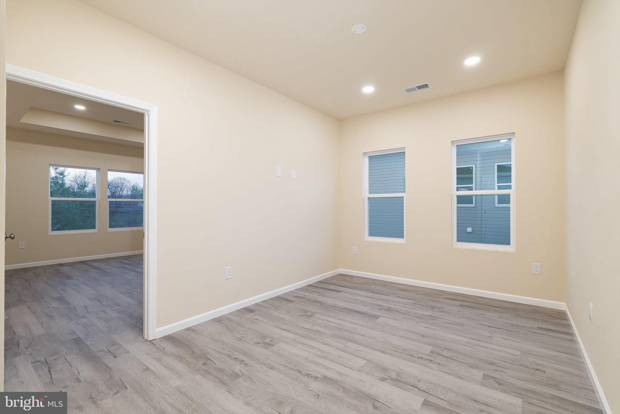 EDINBURG SQUARE - Residential