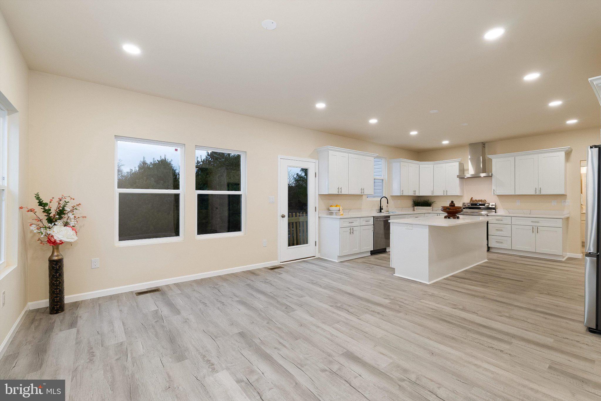 EDINBURG SQUARE - Residential