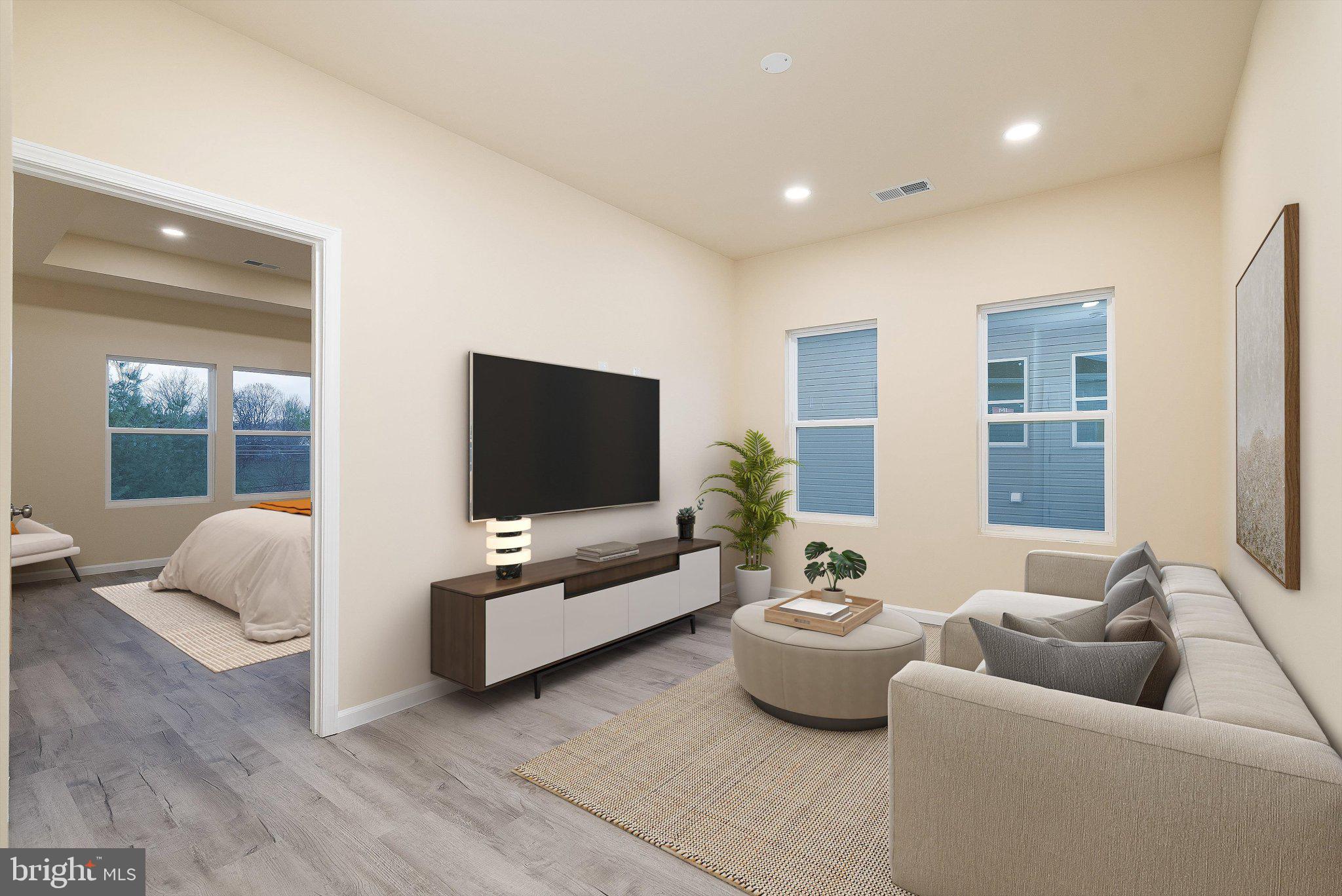 EDINBURG SQUARE - Residential