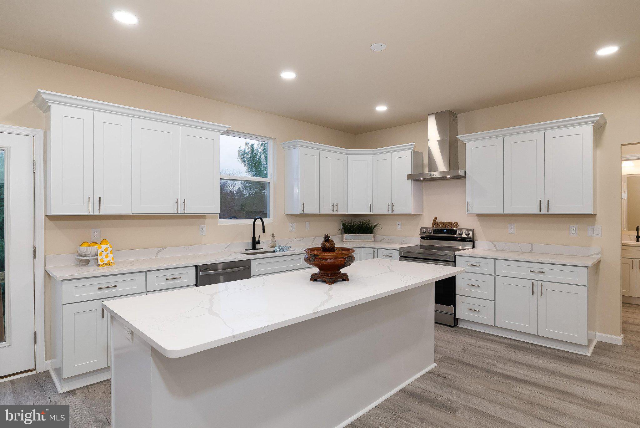 EDINBURG SQUARE - Residential