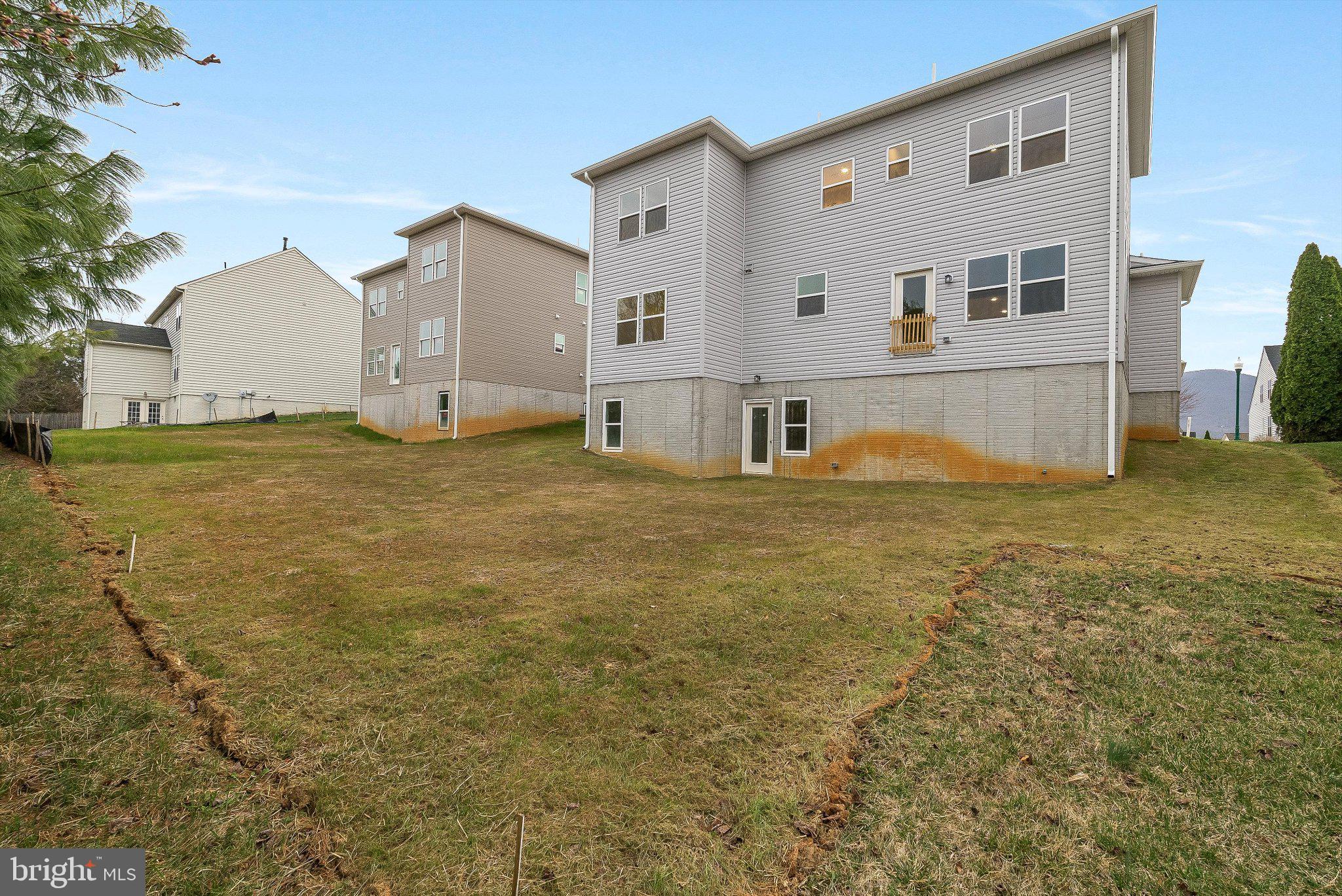 EDINBURG SQUARE - Residential