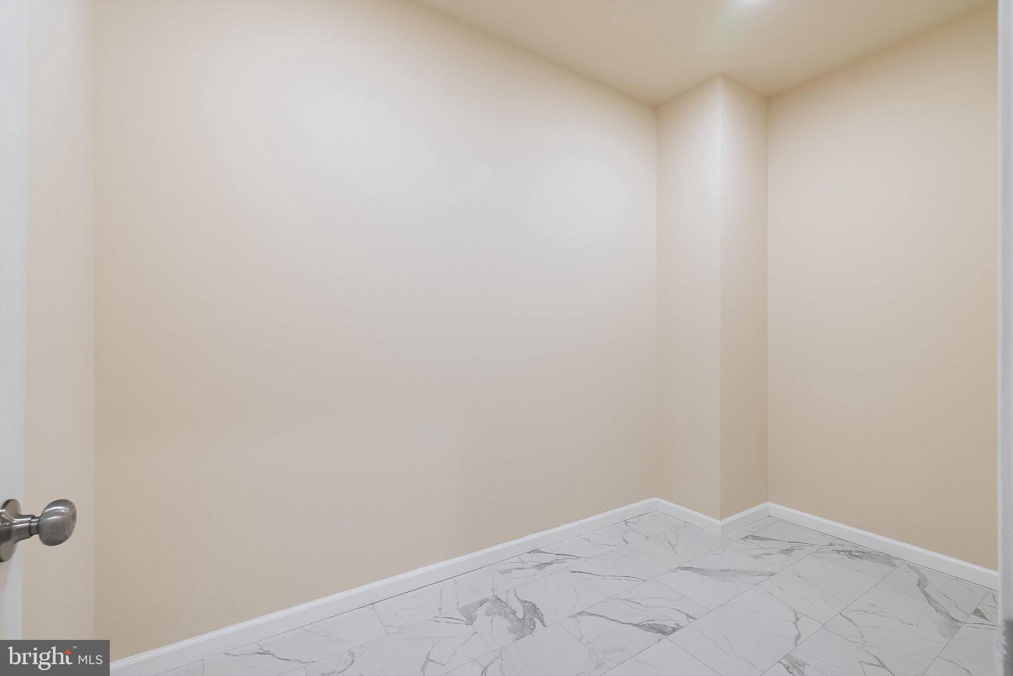 EDINBURG SQUARE - Residential