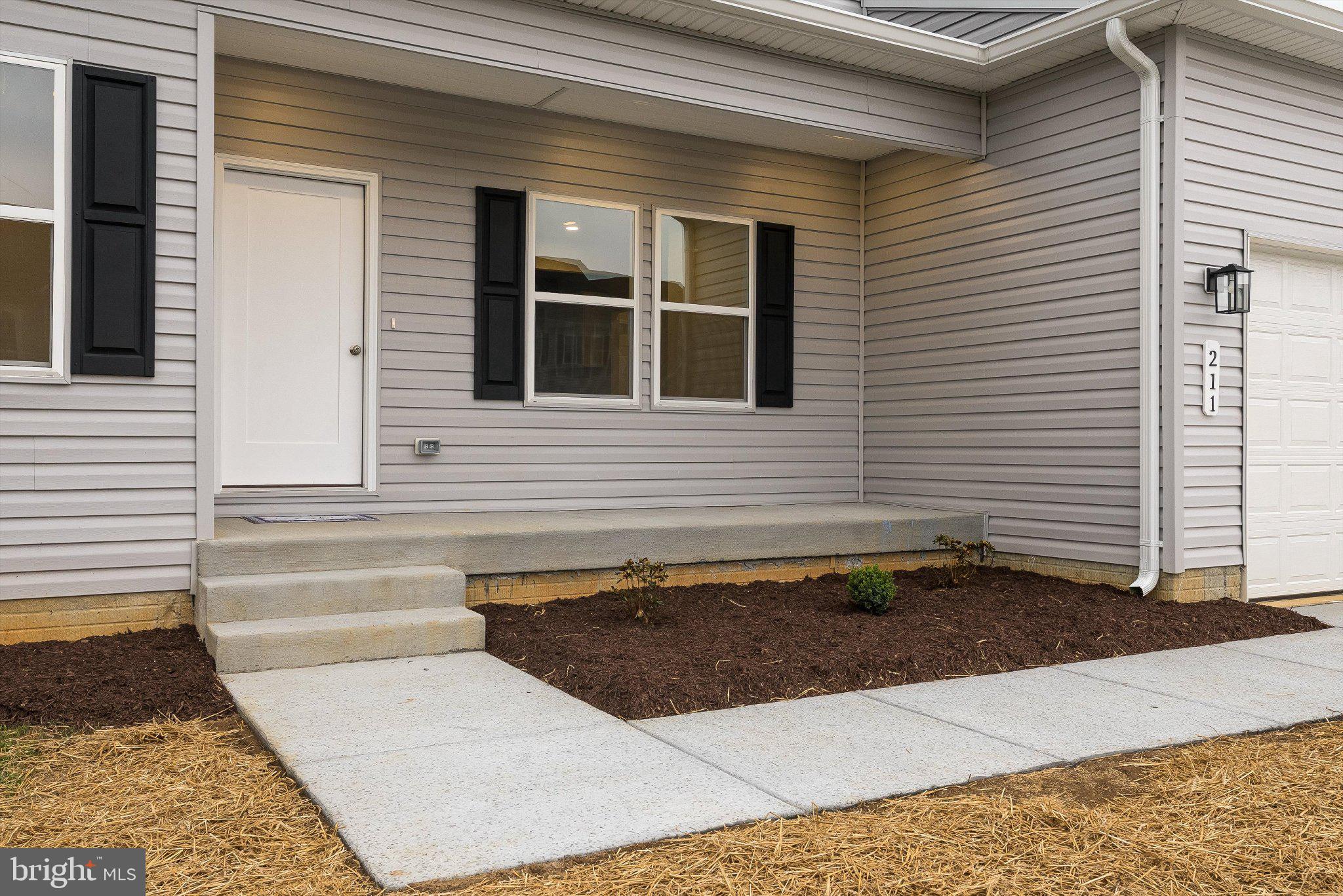 EDINBURG SQUARE - Residential