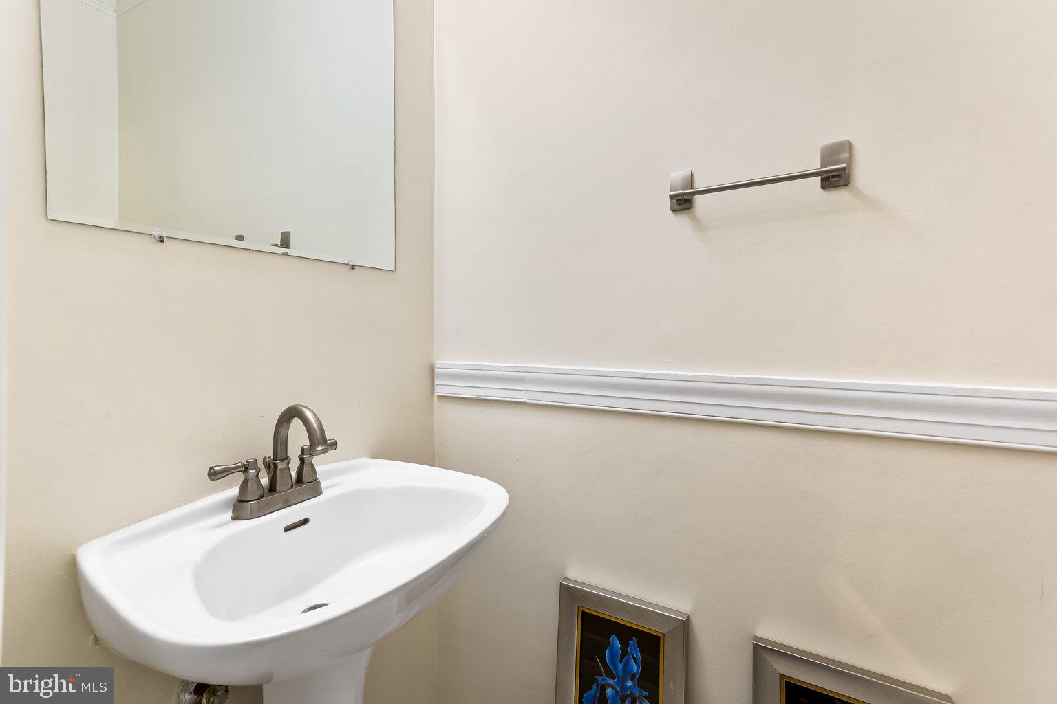 CROSS KEYS - Residential Lease