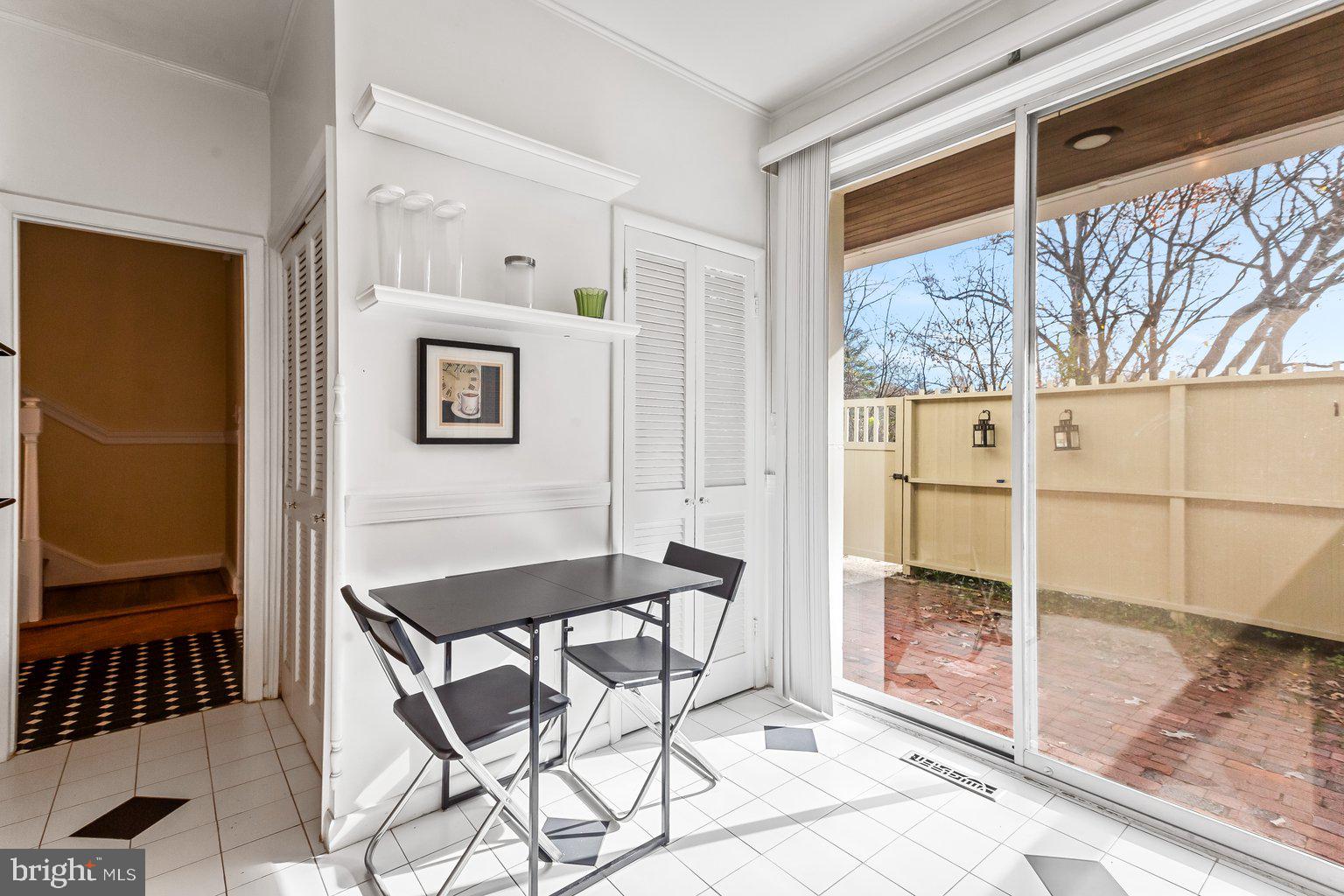 CROSS KEYS - Residential Lease