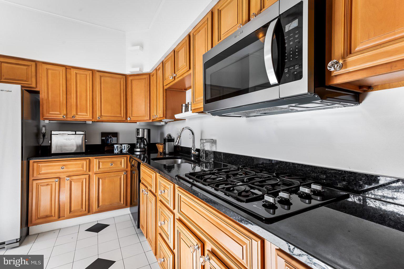 CROSS KEYS - Residential Lease