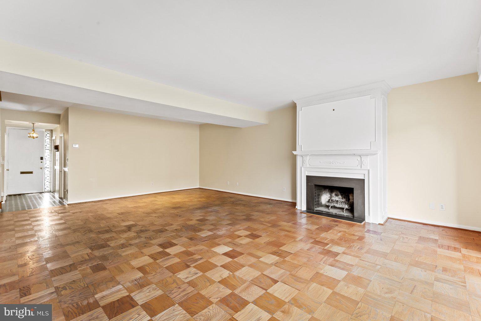 CROSS KEYS - Residential Lease