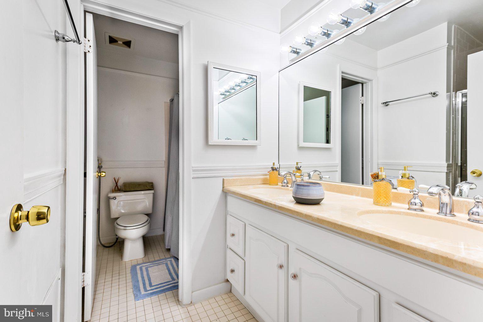 CROSS KEYS - Residential Lease