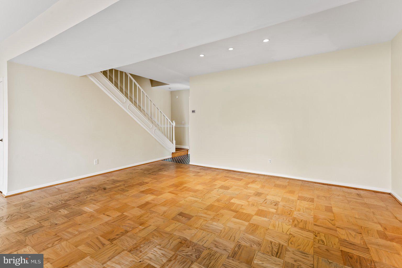 CROSS KEYS - Residential Lease