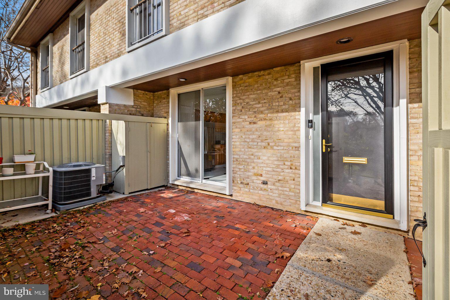 CROSS KEYS - Residential Lease