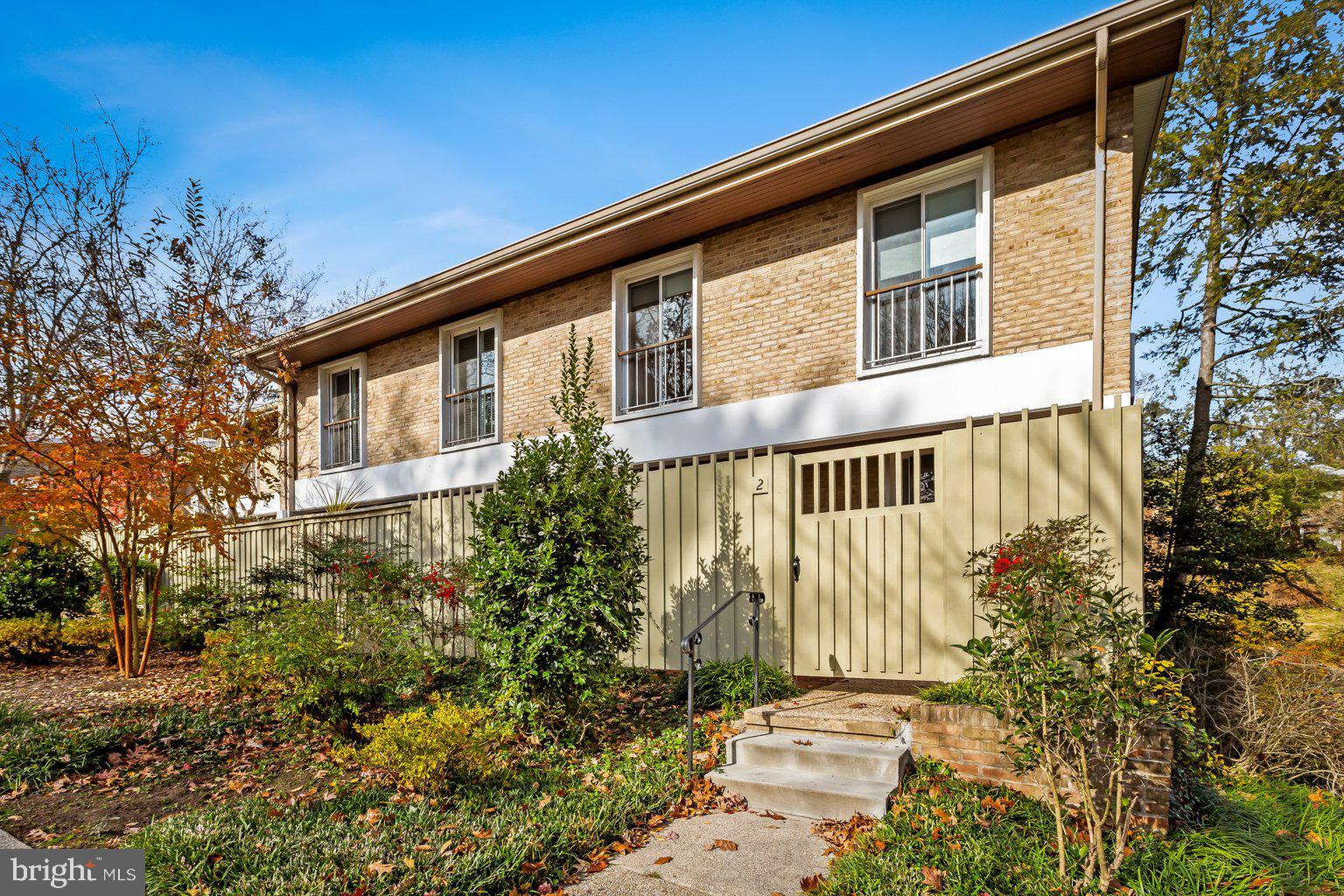 CROSS KEYS - Residential Lease