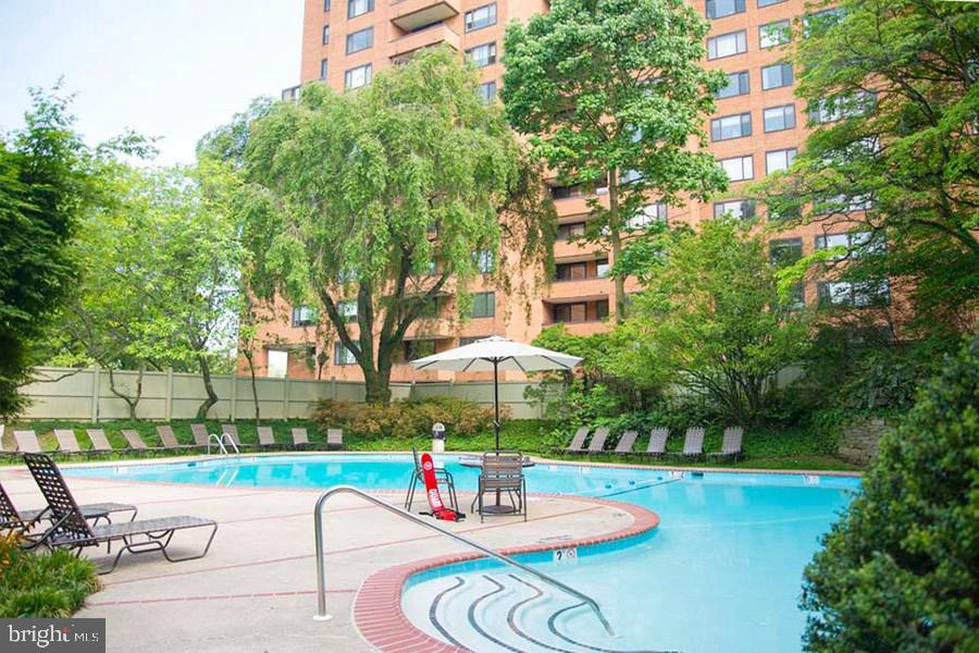 CROSS KEYS - Residential Lease