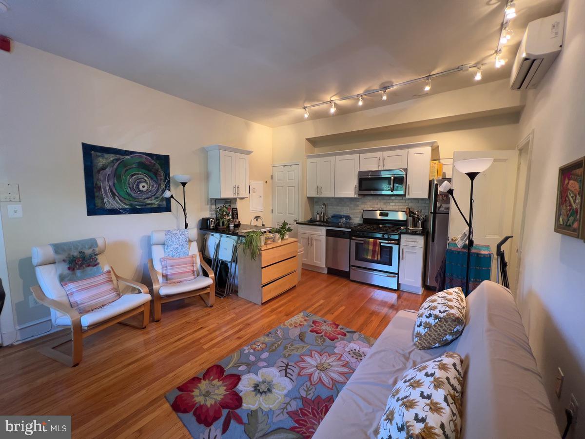 FITLER SQUARE - Residential Lease