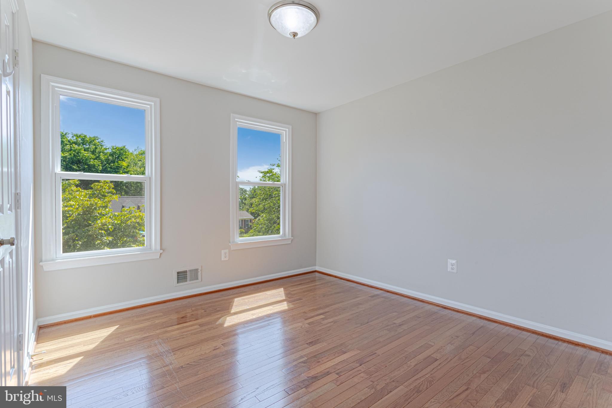 AMBERWOOD - Residential Lease