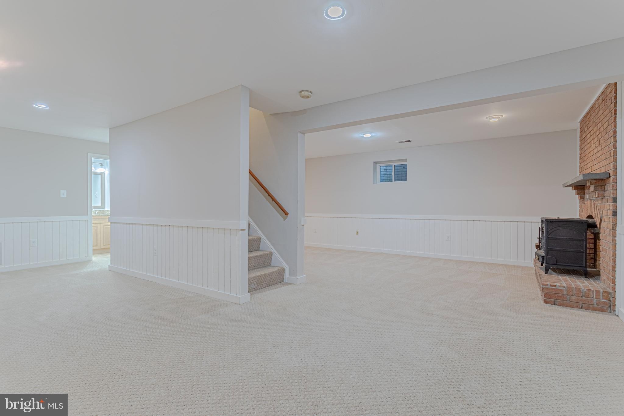 AMBERWOOD - Residential Lease