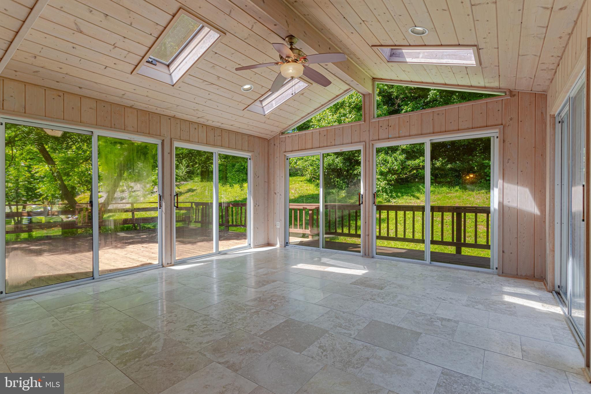 AMBERWOOD - Residential Lease