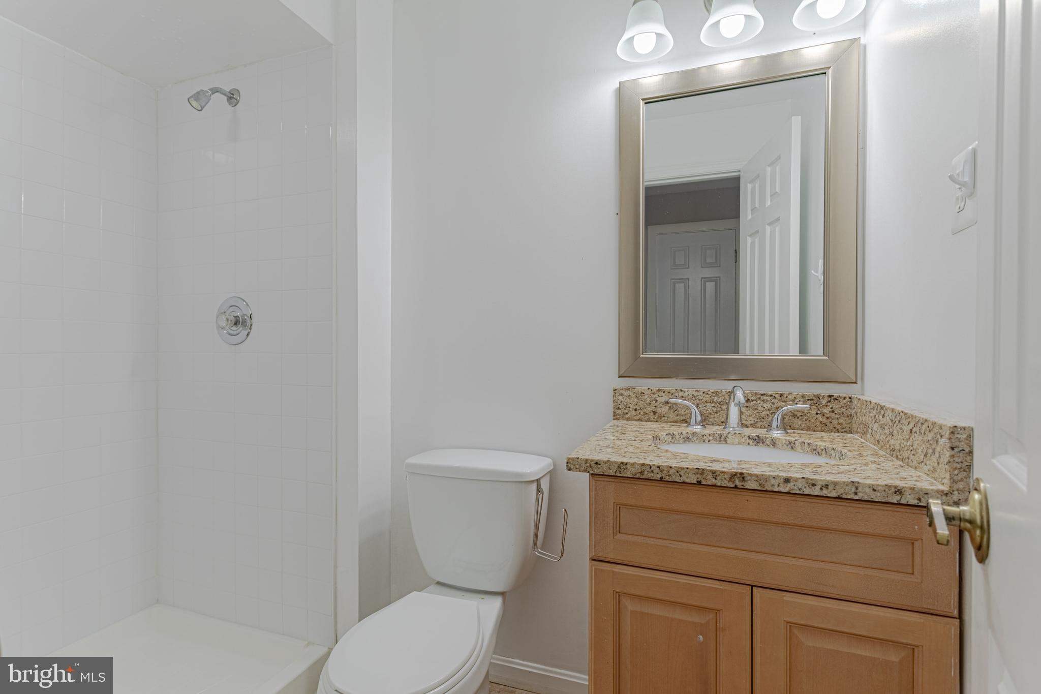 AMBERWOOD - Residential Lease