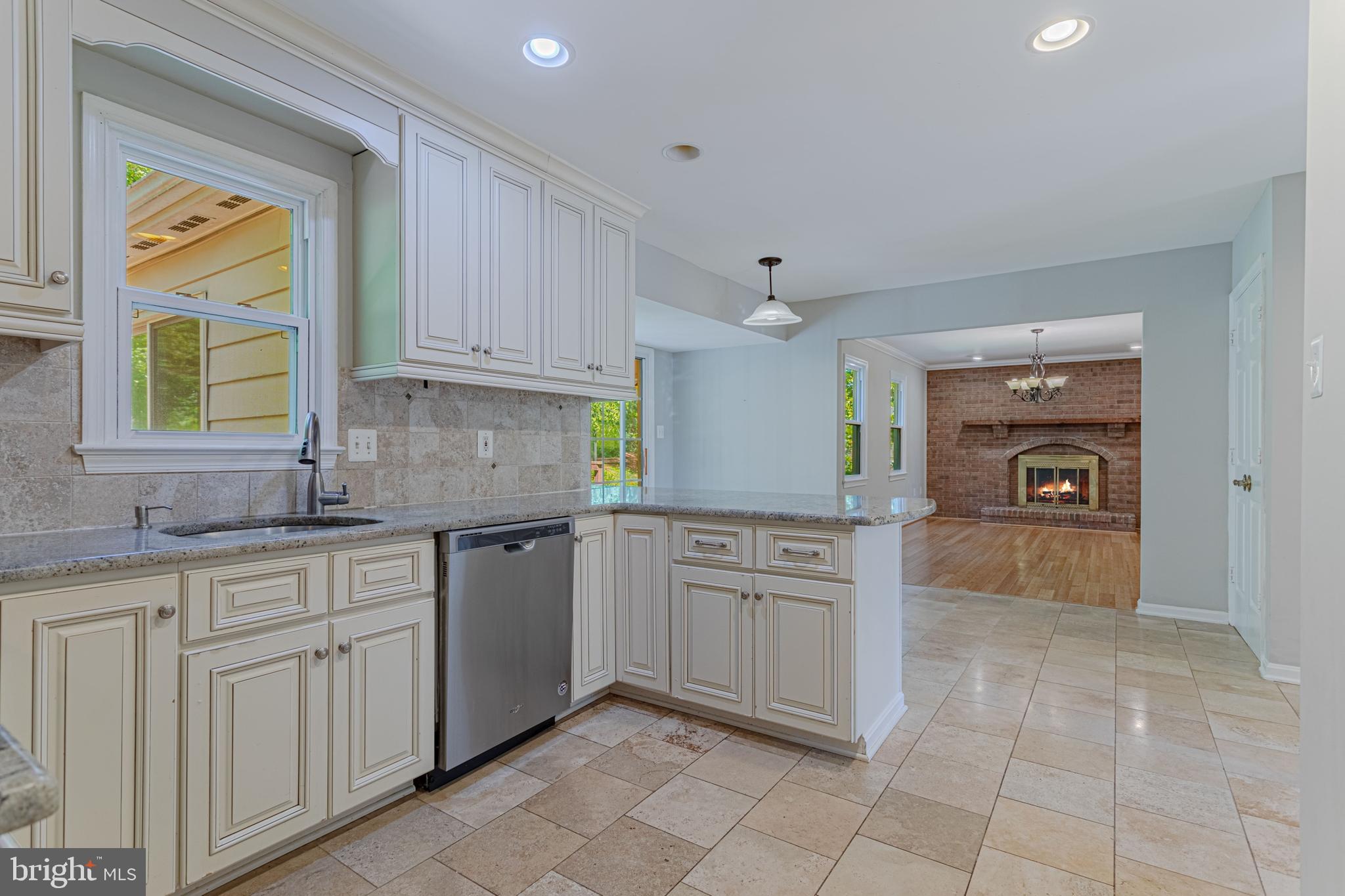 AMBERWOOD - Residential Lease