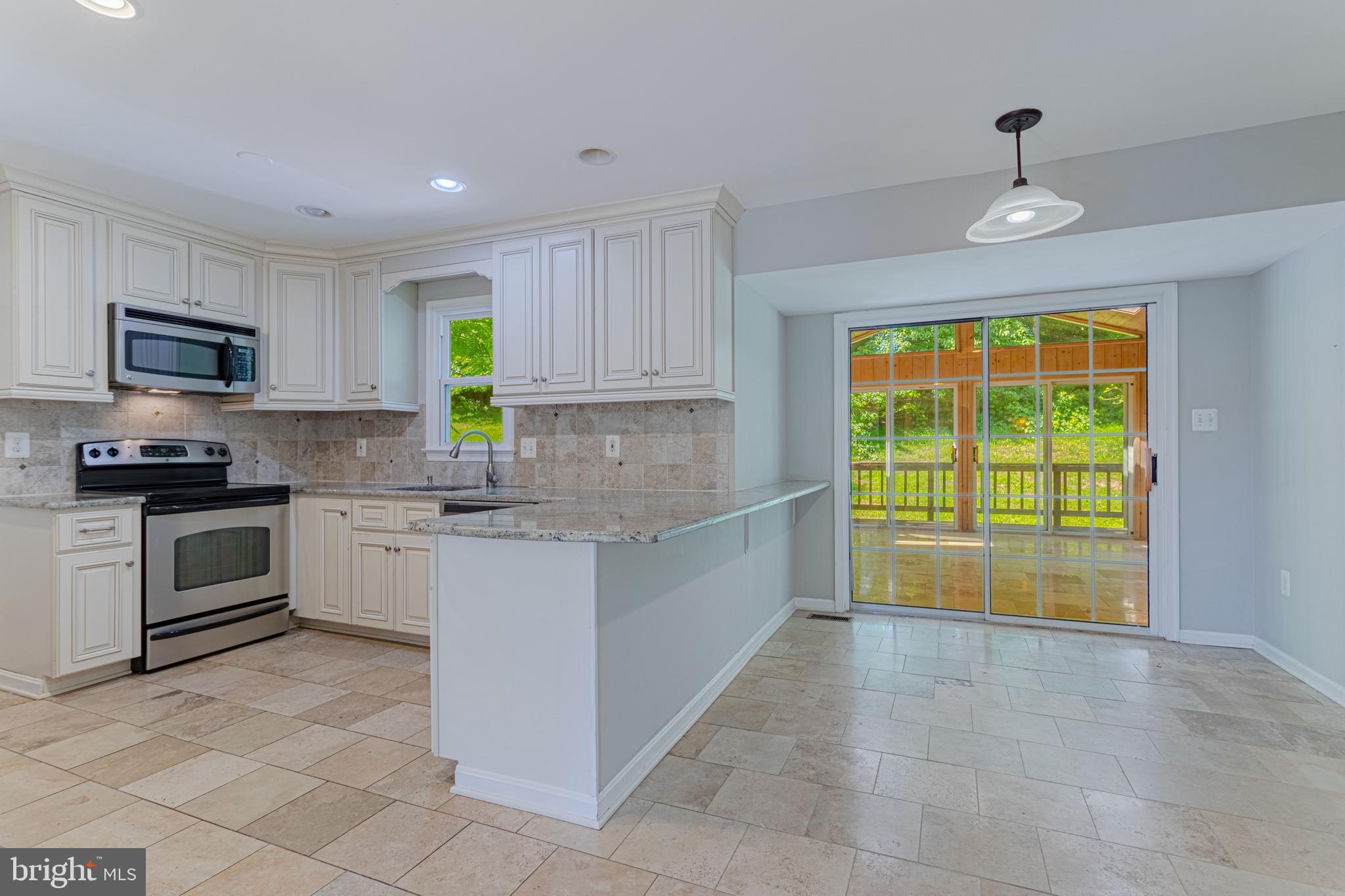 AMBERWOOD - Residential Lease