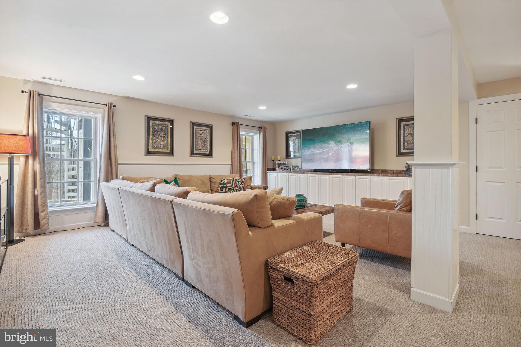 LAKELANDS - Residential