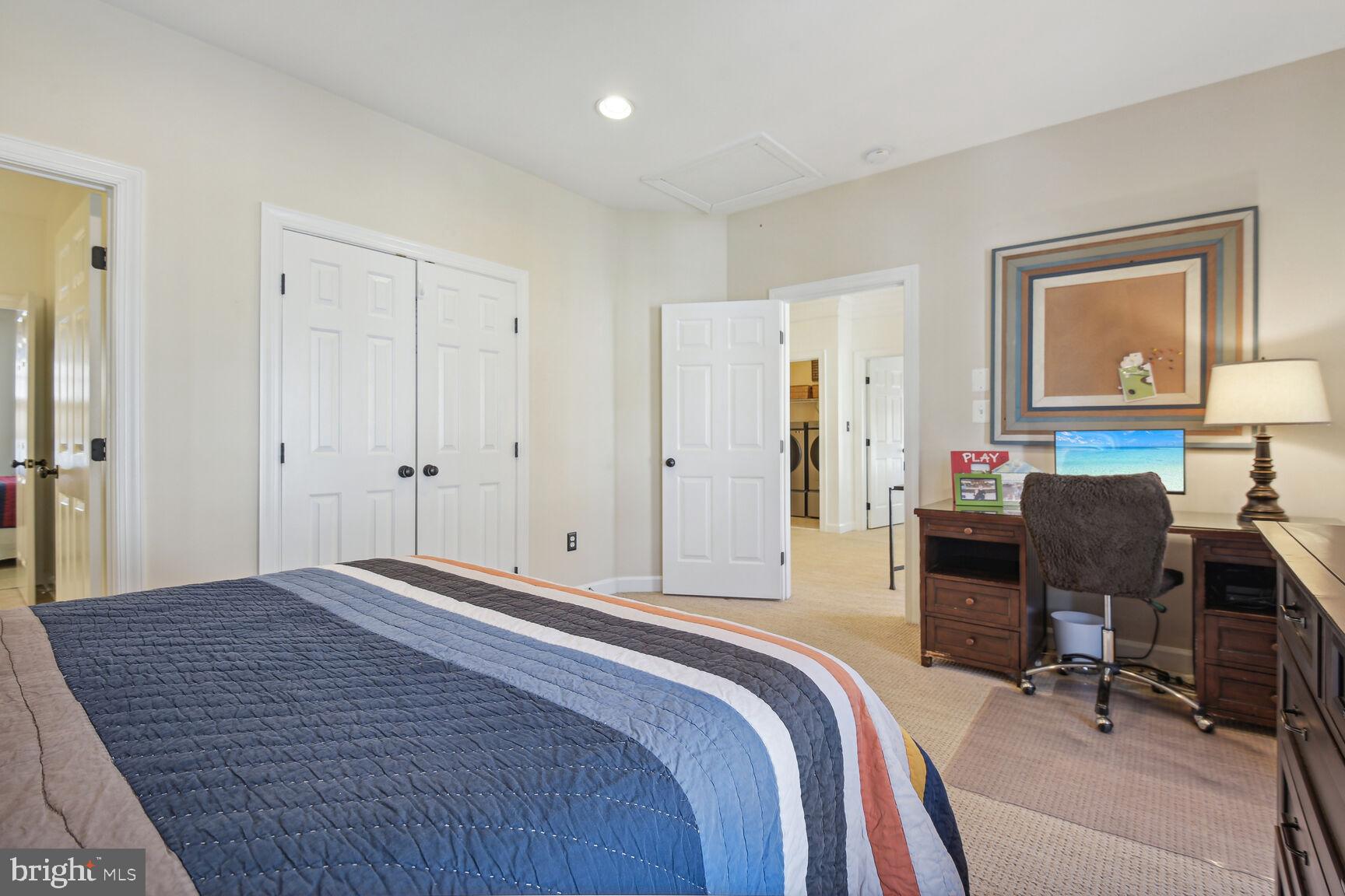 LAKELANDS - Residential