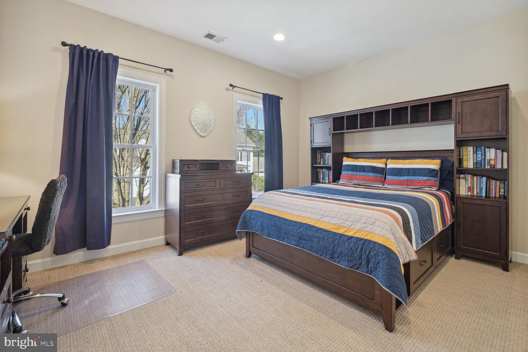 LAKELANDS - Residential