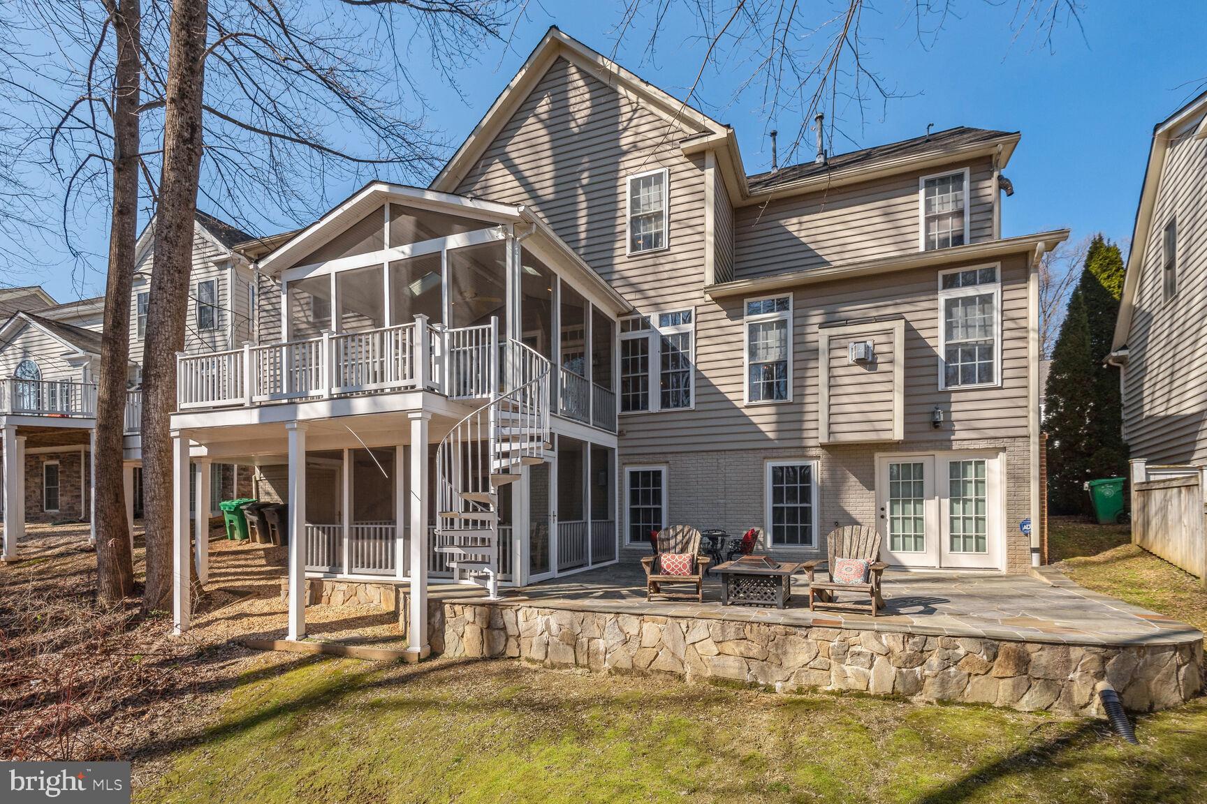 LAKELANDS - Residential